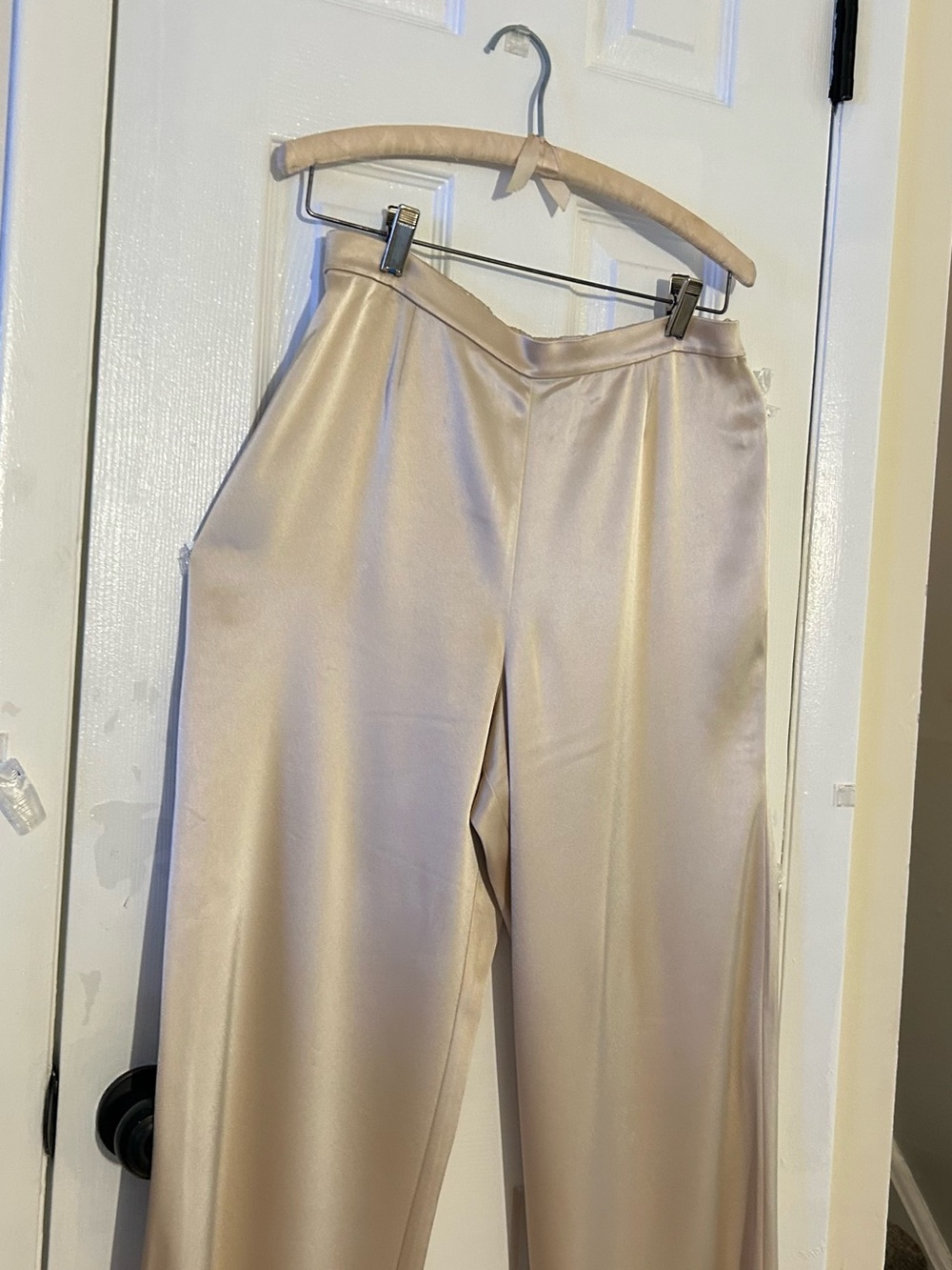 St. John Champagne Satin Wide Leg Pants Size 8 Quiet Luxury Evening - Picture 4 of 16